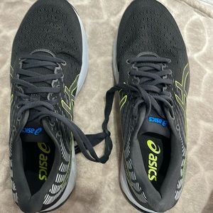 ASICS Gel Cumulus 22 running shoes. Brand new.